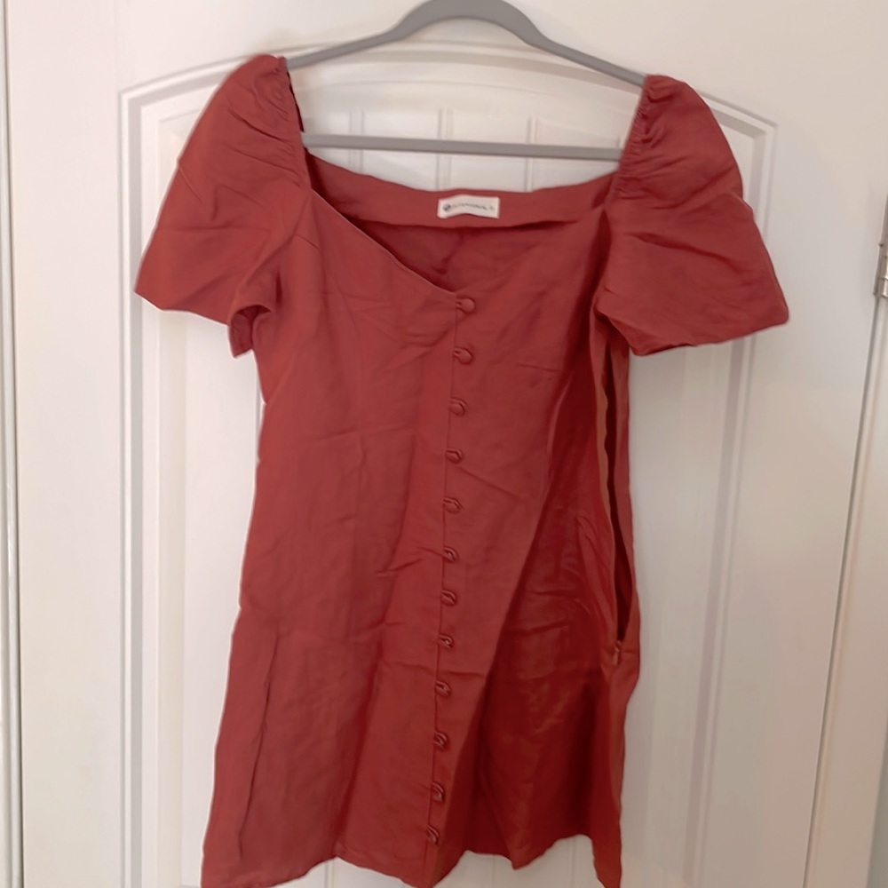 Size small Rust Linen dress. Size Small. Never worn.